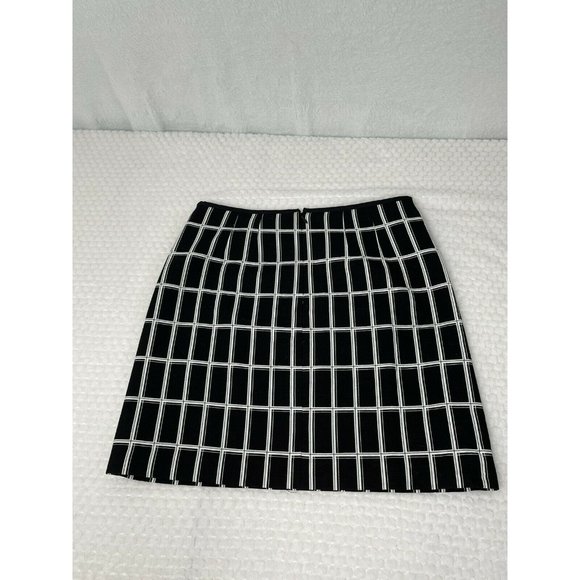 Ann Taylor Outlet NWT Pencil Skirt Size 4 Black White stripe above knee EUC - Picture 4 of 5